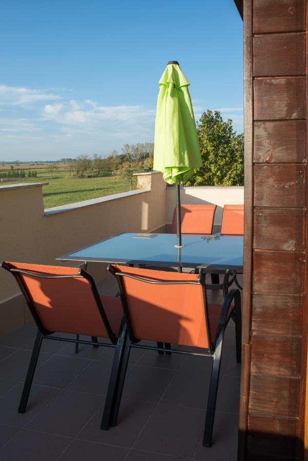 Eliza 1 Birdland Golf Apartman Buk Exterior foto